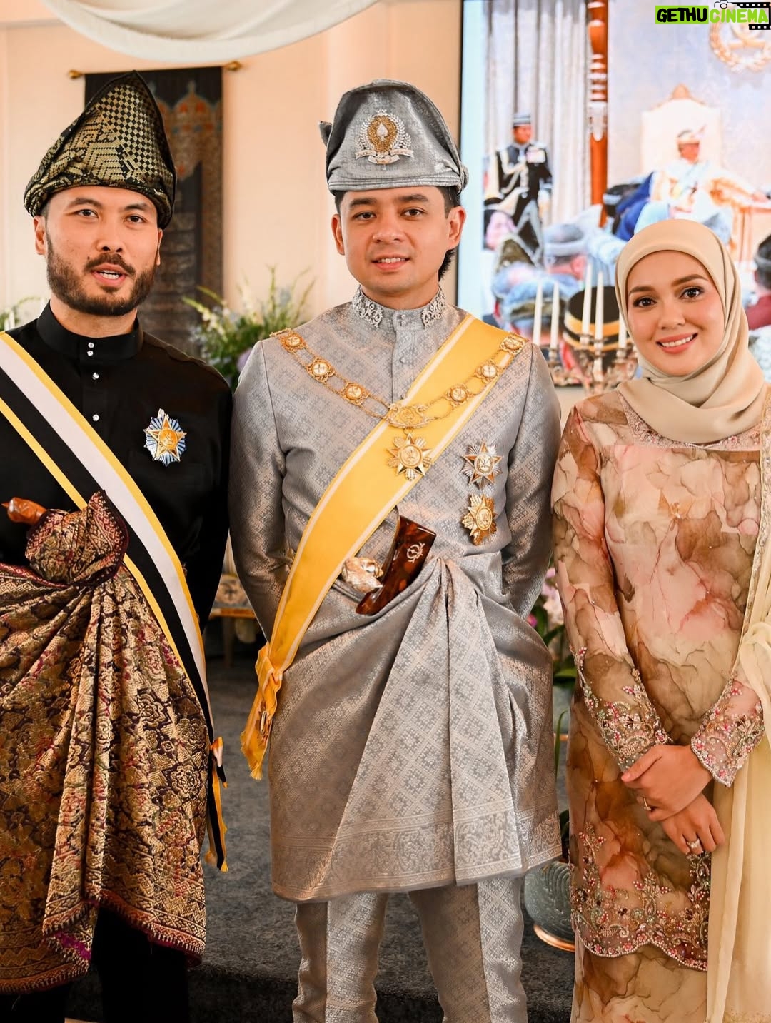 Nelydia Senrose - 137.1K Likes - Merafak Sembah serta Menjunjung Kasih Kebawah Duli Yang Maha Mulia Paduka Baginda Sultan Pahang atas limpah perkenan mengurniakan Darjah Kebesaran Negeri Pahang sempena Ulang Tahun Hari Keputeraan Baginda yang ke-66 kepada suami tercinta @mhafezhalimi 🙏🏻🤍🖤