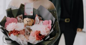 Neneng Rosediana Instagram - Ga mudah untuk bisa menyelesaikan semua ini 🥹 but I did it ! 🎓🩷 berkat dukungan orang2 yang aku sayang ini 🌈 semangat untuk kalian semua yang masi memperjuangan sesuatu,”USAHA TIDAK AKAN MENGKHIANATI HASIL” 🥰