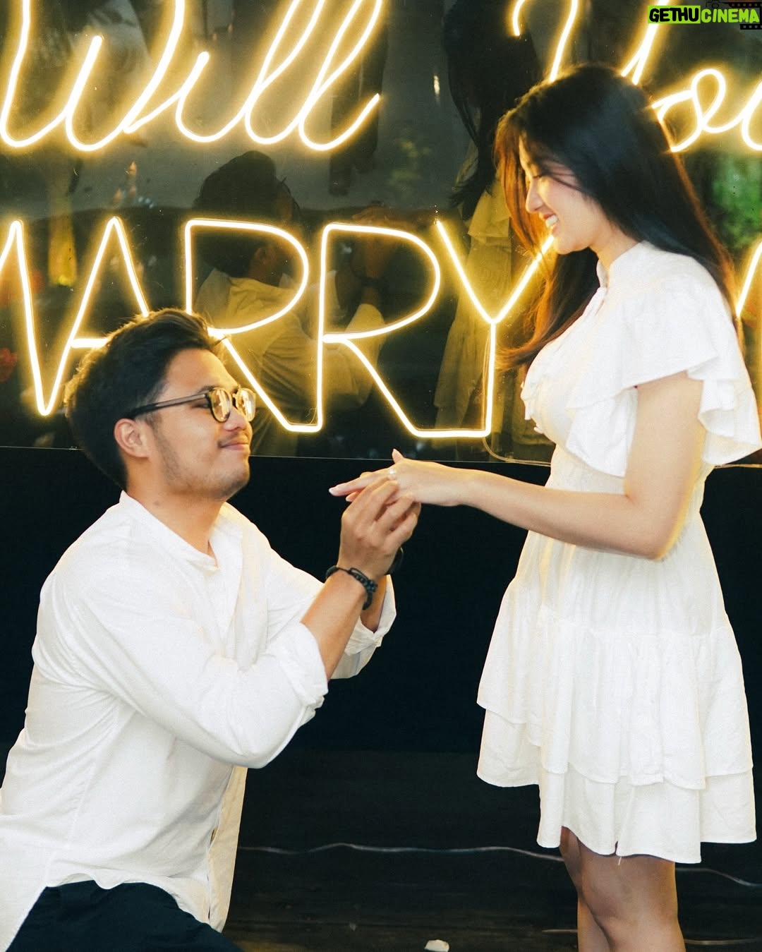 Neneng Rosediana - 181.9K Likes - I said “YES” to everything with you 💍 .
You are the best thing I never planned 19.01.2025 🤍
• 
•
@jewelleryanda

📸 : @aldimochtar