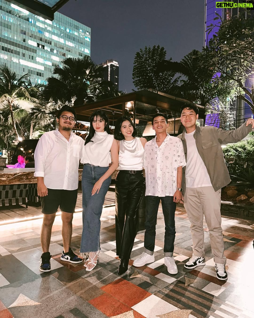 Neneng Rosediana - 87.9K Likes - 