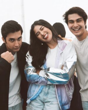 Neneng Rosediana Instagram - Siap melihat kehidupan Rindu ,Suci ,Devan dan Erel mulai hari ini ? 🥹🫶🏻 setiap hari pukul 15.30 WIB hanya di @sctv @sinemart_ph