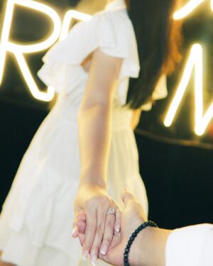 Neneng Rosediana Instagram - I said “YES” to everything with you 💍 .
You are the best thing I never planned 19.01.2025 🤍
•
•
@jewelleryanda
📸 : @aldimochtar