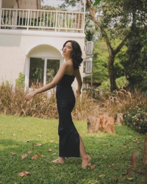 Neneng Rosediana Instagram - Es bonbon buah kecapi.
I was born to make you happy.
🖤😌
•
📸 : @ghipsssss