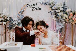 Neneng Rosediana Instagram - Sampai bertemu Rey & Bella besok di @genflix ! 🤍@unlimited_production @ketuabemandhsw