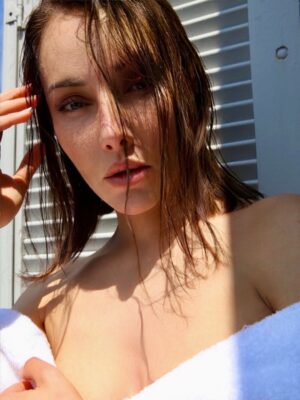 Nesrin Sanad Instagram - More than strangers, less than lovers 🦋