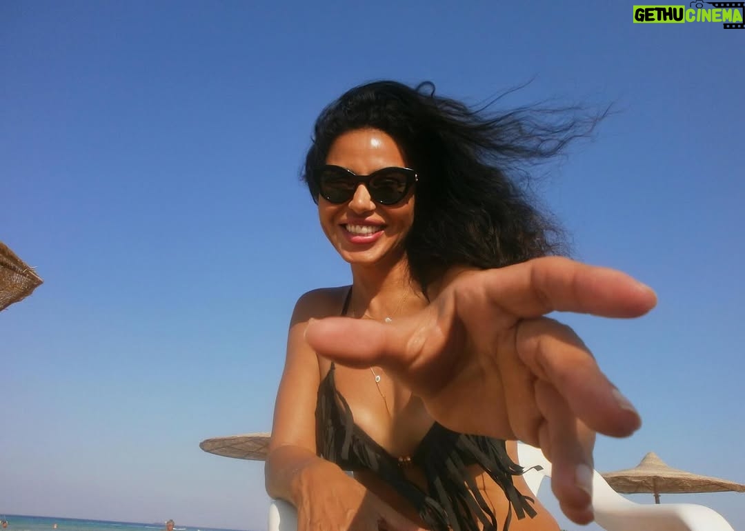 Nesrine AMIN - 65.1K Likes - Hello summer 🌼