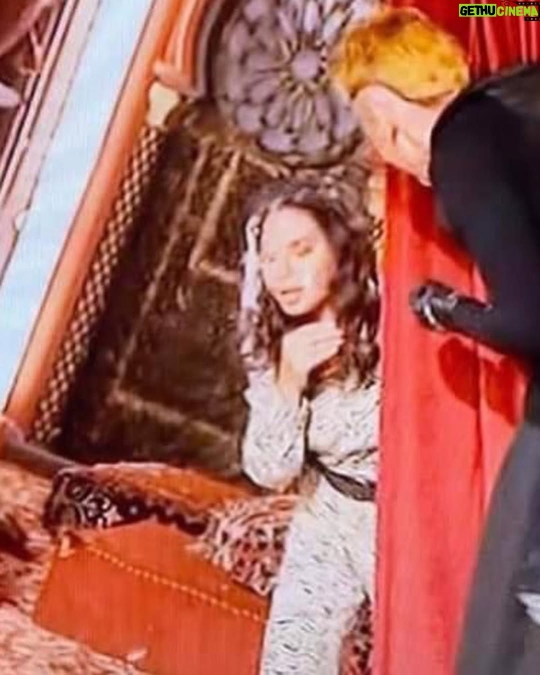 Nesrine AMIN - 36.6K Likes - الله يسامحك يا رامز 🙈😂

حلقة برنامج #رامز_جلال #رامز_نيفر_إند 

رمضان كريم 
#ramez_never_end
#نسرين_أمين