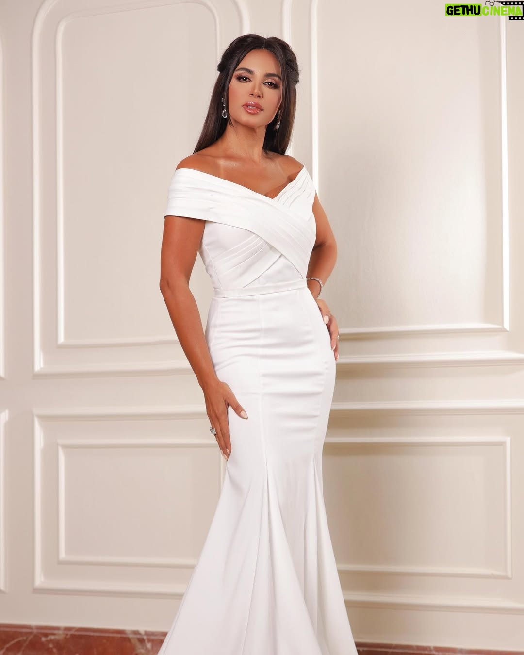 Nesrine AMIN - 18.3K Likes - 🤍🕊️
It was a pleasure working with such a creative team
Dress @basma_sleem_couture 
Hair @gegelashen_hairtreatments 
Photographer @marwaragheb_photography
Makeup @mano_marouf_artist 
Hair @hend_elmasry_hairstylist