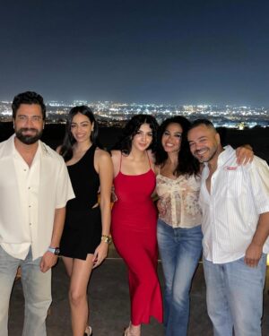 Nesrine AMIN Instagram - Cairo nights with @moatasemalnahar @sara_barakah ❤️ 🇪🇬 🇸🇾
Happiest birthday love @sara_barakah 🎂