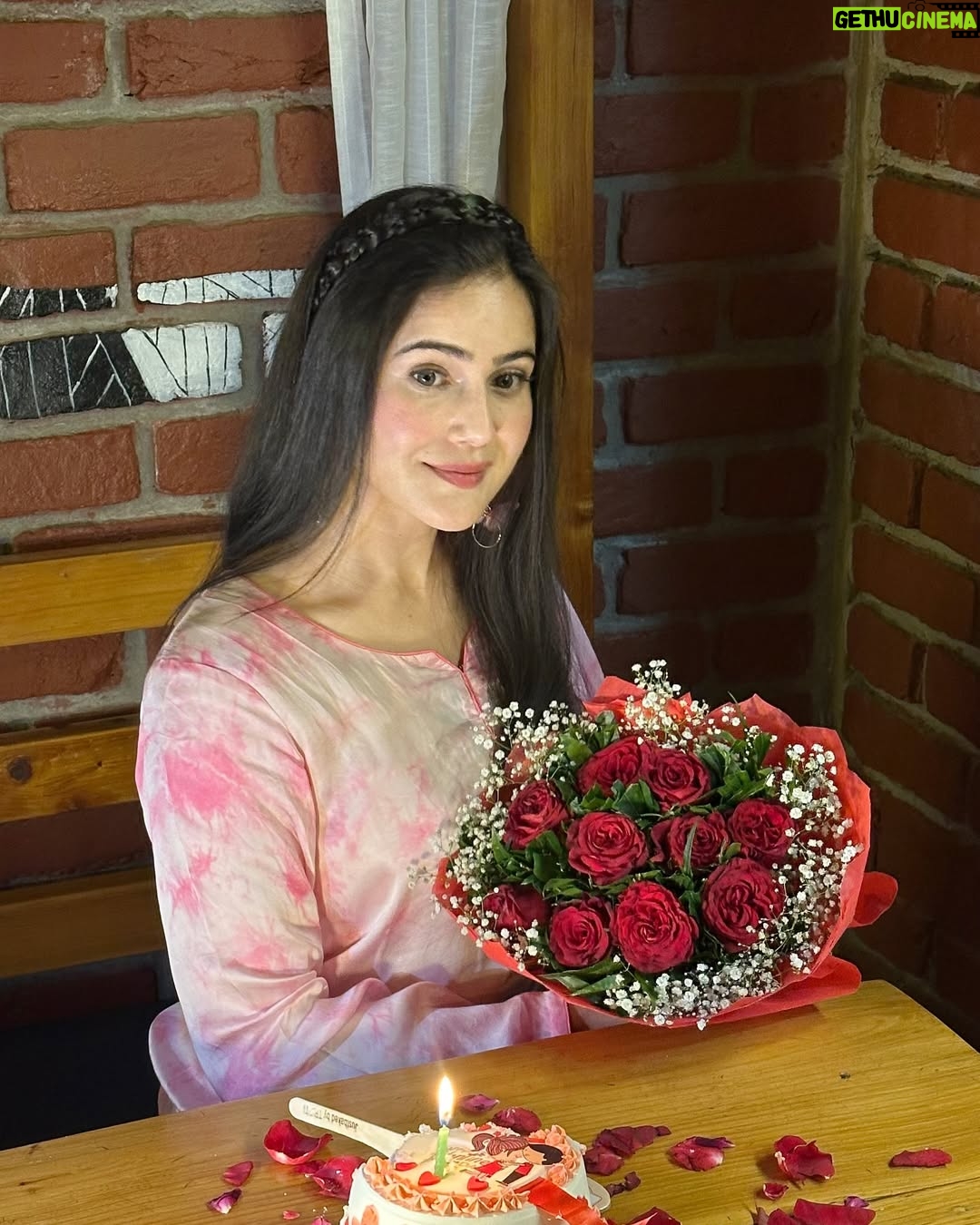 Neyha Thakur - 25.9K Likes - 