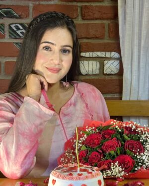 Neyha Thakur Instagram -