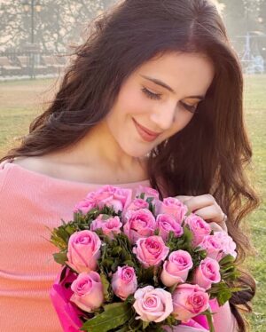 Neyha Thakur Instagram - #latepost Throwing it back to the day✨ I celebrated another year of growth, dreams, and self-love! 🎂✨
Birthday pictures deserve their moment, even if it’s fashionably late! 🙈🎈✨
💖
✨
💖top : comment for the link 🔗
✨
💖
✨
#Birthday #PhotoOfTheDay #Photography #Top #Trending #Fashion #India #Hairstyle #LongCare #Hairstyles #MakeUp #Fashion #TrendingFashion #Himachal #HimachalPradesh #Shimla