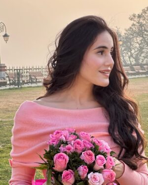 Neyha Thakur Instagram - #latepost Throwing it back to the day✨ I celebrated another year of growth, dreams, and self-love! 🎂✨
Birthday pictures deserve their moment, even if it’s fashionably late! 🙈🎈✨
💖
✨
💖top : comment for the link 🔗
✨
💖
✨
#Birthday #PhotoOfTheDay #Photography #Top #Trending #Fashion #India #Hairstyle #LongCare #Hairstyles #MakeUp #Fashion #TrendingFashion #Himachal #HimachalPradesh #Shimla