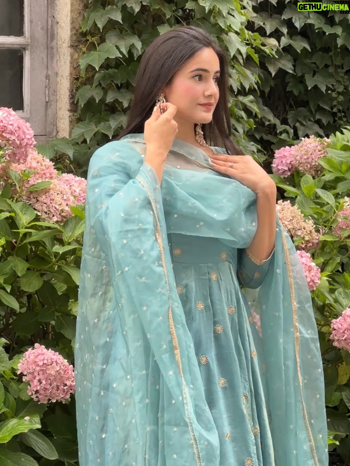 Neyha Thakur - 33.3K Likes - My देसी core 🩵 

🦋Wearing: @thetraditionallabel 
 Earrings: @myntra (comment for the link)
✨ 

🦋

✨

🦋

✨

🦋

✨

🦋

#Trending #Fashion #BlueSuit #BlueFroksuit #MakeUp #LongHair #Hairstyle #Hairstyles #Shimla #PhotoOfTheDay #Photography #PartyWear #IndianWear