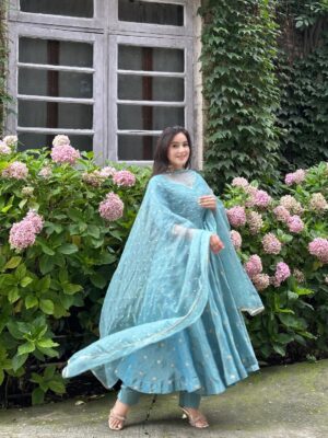Neyha Thakur Instagram - My देसी core 🩵
🦋Wearing: @thetraditionallabel
Earrings: @myntra (comment for the link)
✨
🦋
✨
🦋
✨
🦋
✨
🦋
#Trending #Fashion #BlueSuit #BlueFroksuit #MakeUp #LongHair #Hairstyle #Hairstyles #Shimla #PhotoOfTheDay #Photography #PartyWear #IndianWear