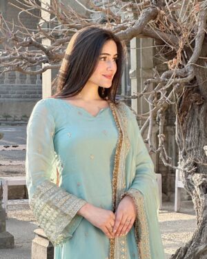 Neyha Thakur Instagram - अंत में परिणाम ही देखे जायेंगे
प्रयास नहीं 🥀
Wearing: @kadhaeeghar
💎
✨
💎
✨
💎
✨
💎
✨
💎
#Trending #Fashion #TrendingFashion #Himachal #Shimla #Hairstyle #Hairstyles #MakeUp #LongHair #LongHairstyle #Photography #PhotoOfTheDay #Photo #Instagram #SuitLover!#SuitLovers #GreenSuit