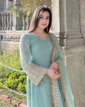 Neyha Thakur Instagram - अंत में परिणाम ही देखे जायेंगे
प्रयास नहीं 🥀
Wearing: @kadhaeeghar
💎
✨
💎
✨
💎
✨
💎
✨
💎
#Trending #Fashion #TrendingFashion #Himachal #Shimla #Hairstyle #Hairstyles #MakeUp #LongHair #LongHairstyle #Photography #PhotoOfTheDay #Photo #Instagram #SuitLover!#SuitLovers #GreenSuit