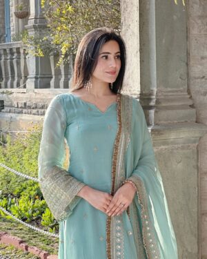 Neyha Thakur Instagram - अंत में परिणाम ही देखे जायेंगे
प्रयास नहीं 🥀
Wearing: @kadhaeeghar
💎
✨
💎
✨
💎
✨
💎
✨
💎
#Trending #Fashion #TrendingFashion #Himachal #Shimla #Hairstyle #Hairstyles #MakeUp #LongHair #LongHairstyle #Photography #PhotoOfTheDay #Photo #Instagram #SuitLover!#SuitLovers #GreenSuit