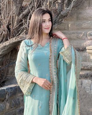 Neyha Thakur Instagram - अंत में परिणाम ही देखे जायेंगे
प्रयास नहीं 🥀
Wearing: @kadhaeeghar
💎
✨
💎
✨
💎
✨
💎
✨
💎
#Trending #Fashion #TrendingFashion #Himachal #Shimla #Hairstyle #Hairstyles #MakeUp #LongHair #LongHairstyle #Photography #PhotoOfTheDay #Photo #Instagram #SuitLover!#SuitLovers #GreenSuit