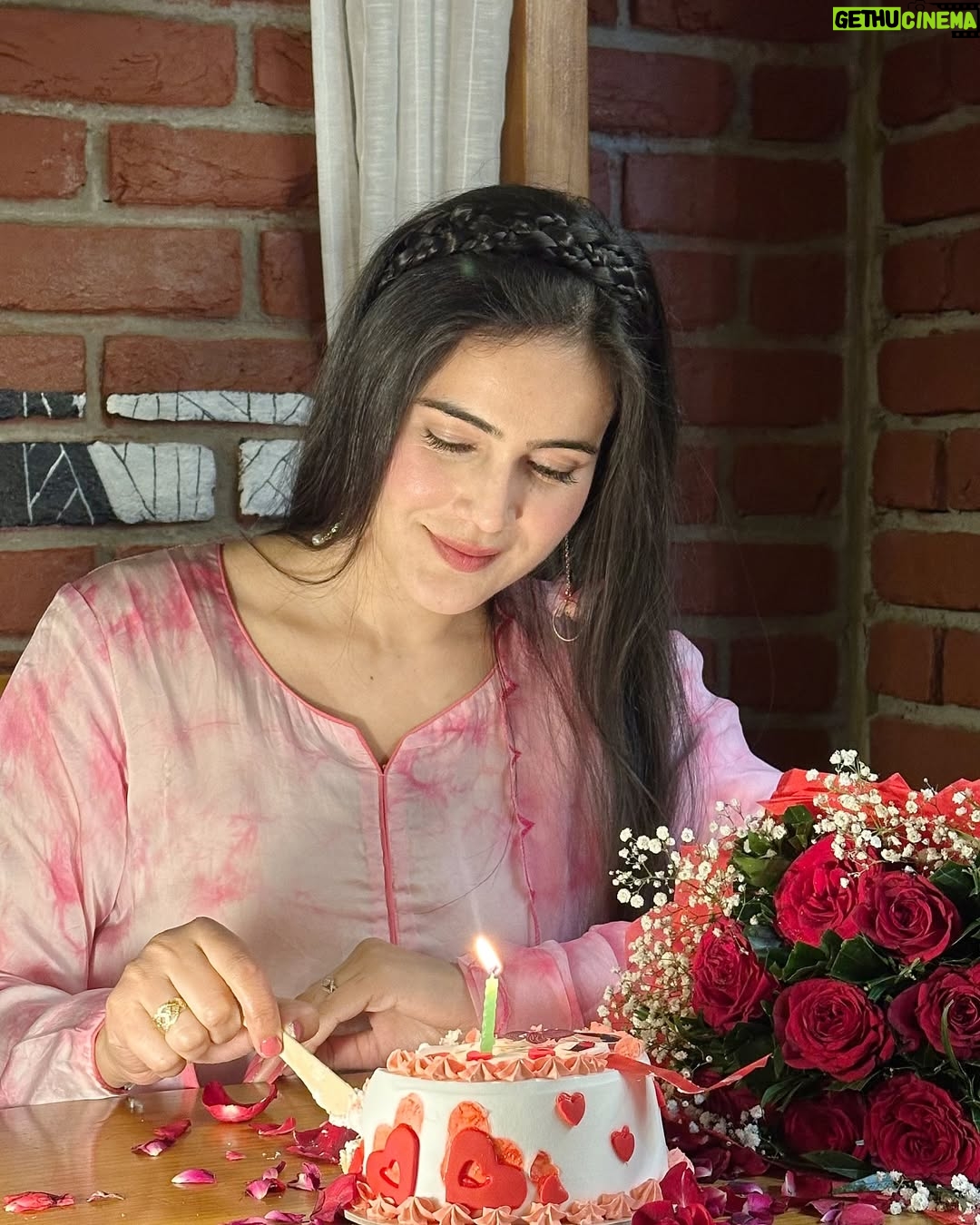 Neyha Thakur - 25.9K Likes - 