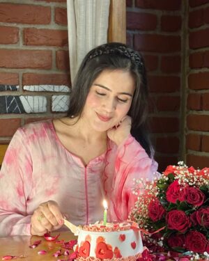 Neyha Thakur Instagram -
