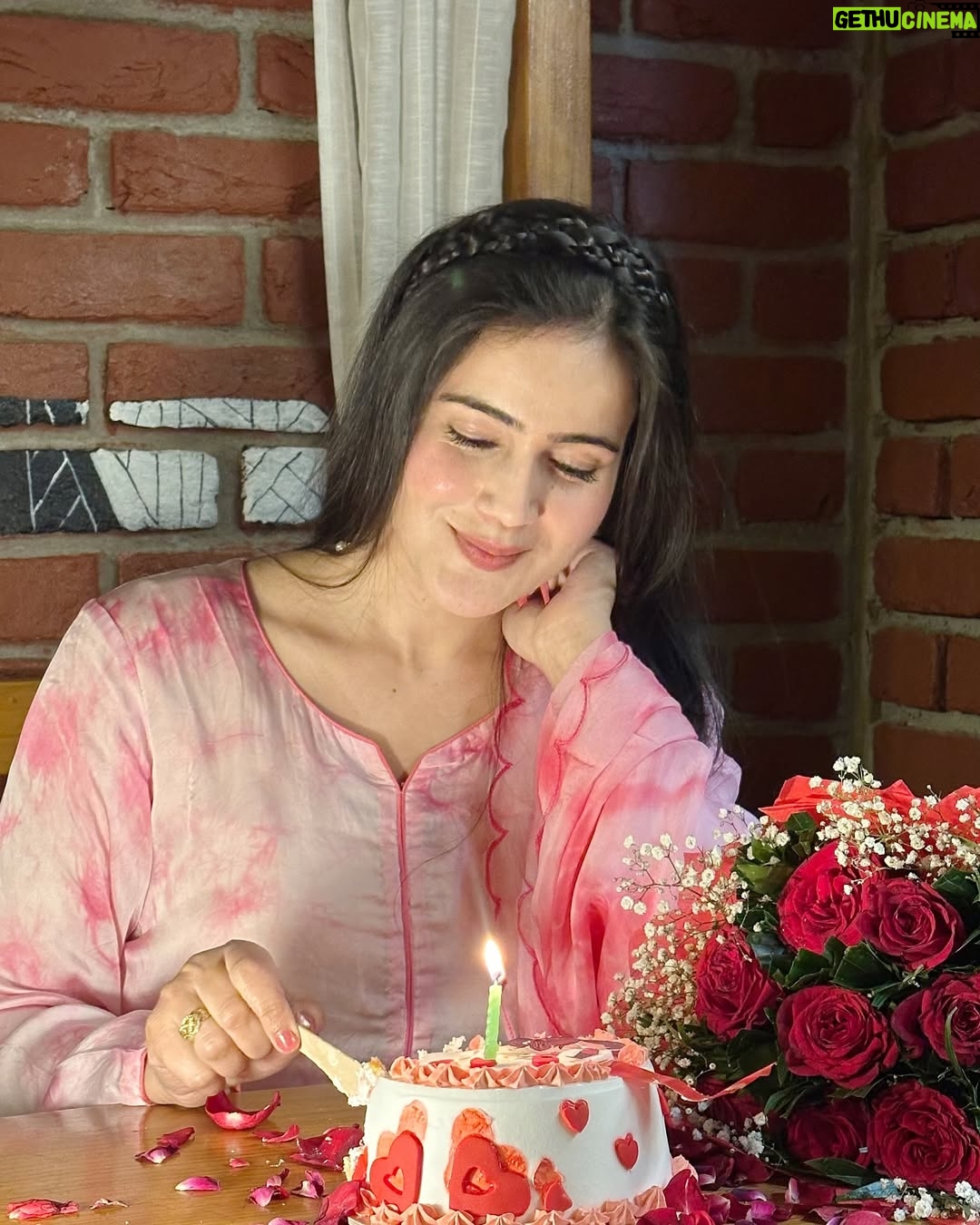 Neyha Thakur - 25.9K Likes - 