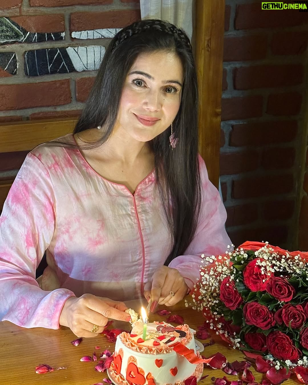 Neyha Thakur - 25.9K Likes - 