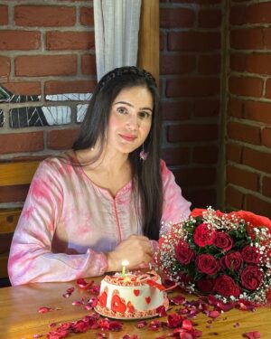 Neyha Thakur Instagram -