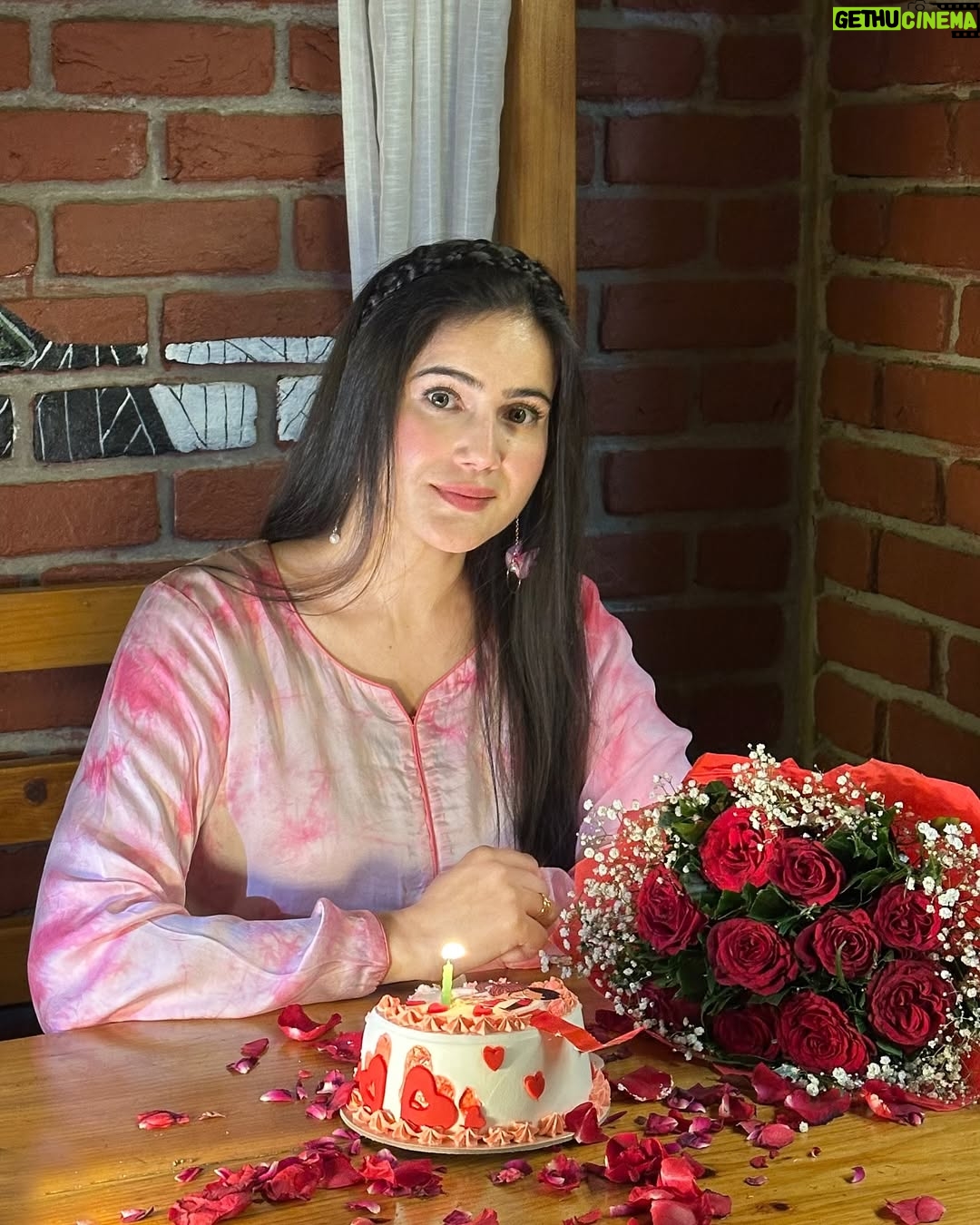 Neyha Thakur - 25.9K Likes - 