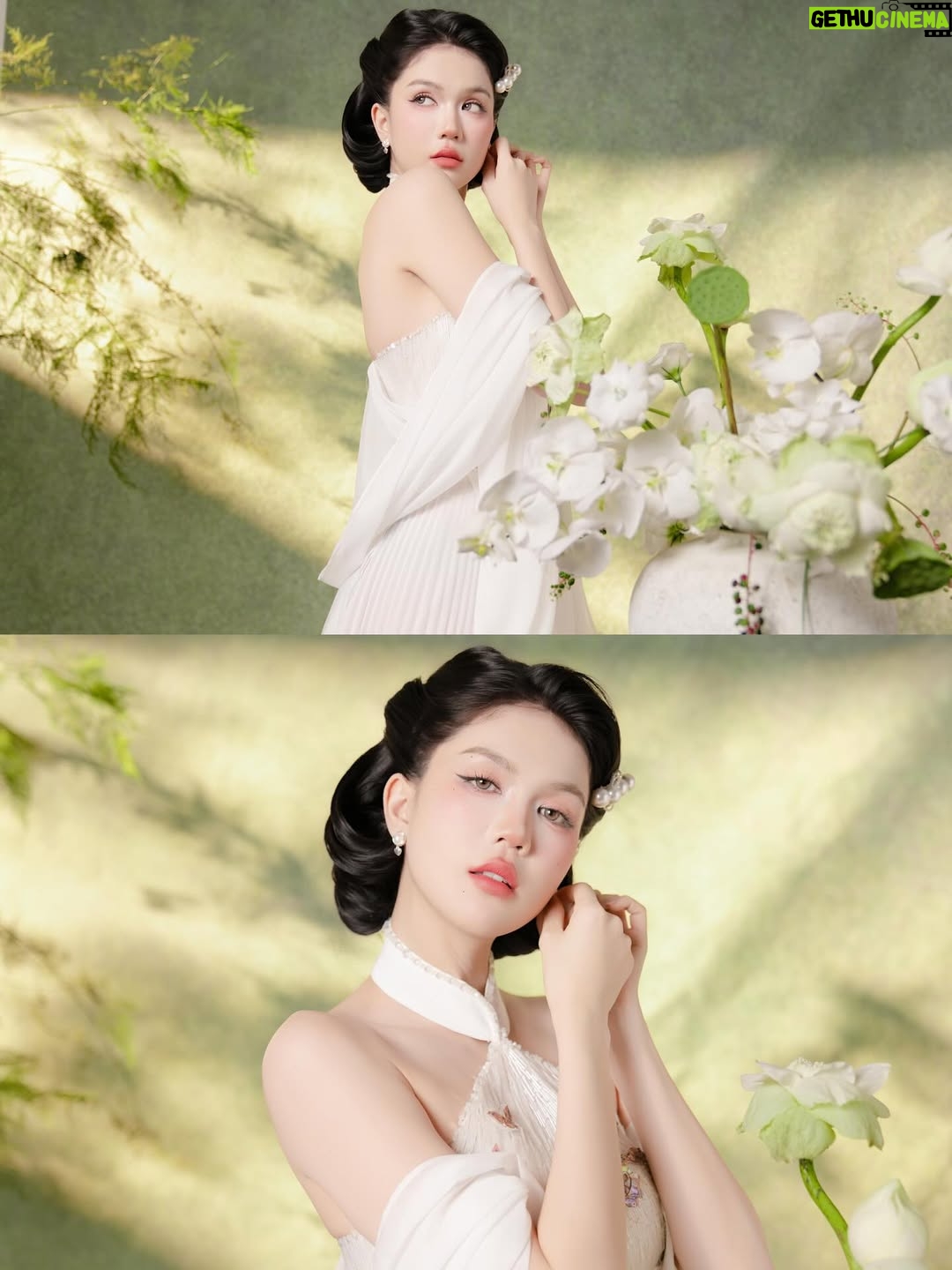 Ngoc Trinh - 41.3K Likes - Hãy yêu lấy hành trình của mình, kể cả khi nó lấm lem bùn đất.
Bởi chính những vết bẩn ấy mới kể lại câu chuyện bạn đã sống dũng cảm đến nhường nào 🤍🤍🤍 #ngoctrinh #ngoctrinh89