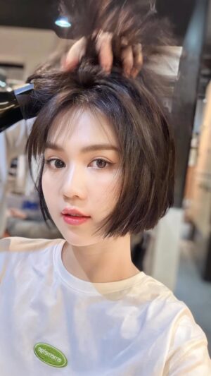 Ngoc Trinh Instagram - 💕💕💕 #ngoctrinh #ngoctrinh89 @hairsalonchitam