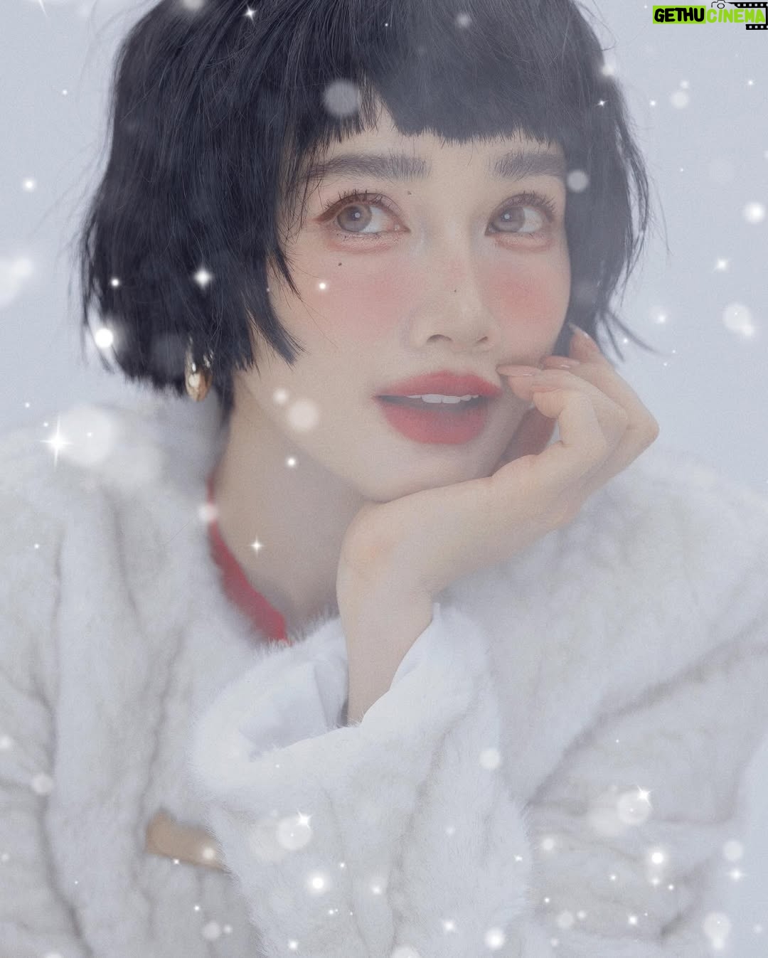 Nha Phuong - 3 Likes - Wishing you a warm Christmas 🎄 ✨