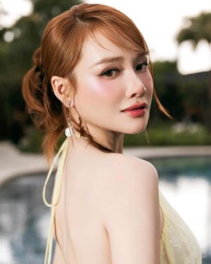 Nha Phuong Instagram - Vi va vi vu @hoiana_resort_golf cùng các chị em trong thiết kế xinh đẹp của @valenciani1 🍋

Special thanks to:
Makeup: Ái Lê
Hair: Hồ Hải Triều
Stylist: Đặng Minh Bảo
Photo: Team Kiếng Cận
 #Vivavivu #Valenciani #AdrianAnhTuan
