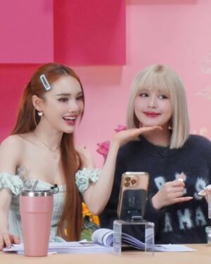 Nha Phuong Instagram - Những bông hoa xinh đẹp trong "Vườn Deal Đua Nở" của Phương 🌸🥰

Hãy vào live để Phương chiến tiếp các hot deal còn lại, cũng như săn các phần quà minigame nhé cả nhà ơi 🤭🎊

#sieudealduano #shopeelive2403 #shopeelive #nhaphuong