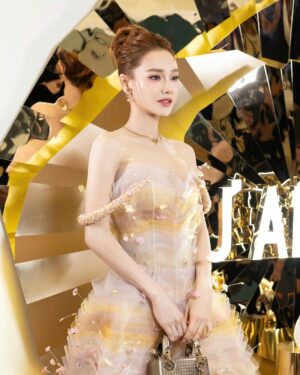 Nha Phuong Instagram - Date w @dior ✨

Special thanks to:
Makeup: @ailent_makeupartist 
Hair: #haitrieu
Stylist: @kye.nguyen 
Photo: #dangkhoa
Dress: @phanhuy.official 

#NhaPhuong
