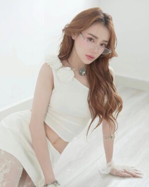 Nha Phuong Instagram - Nay giả bộ làm lạnh lùng girl 😉✨

Special thanks to:
Makeup: Ái Lê (Team Sol)
Hair: Trần Minh Toại
Stylist: Đặng Minh Bảo
Photo: Peter Khanh Dang