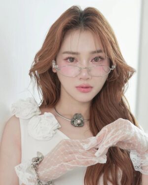 Nha Phuong Instagram - Nay giả bộ làm lạnh lùng girl 😉✨

Special thanks to:
Makeup: Ái Lê (Team Sol)
Hair: Trần Minh Toại
Stylist: Đặng Minh Bảo
Photo: Peter Khanh Dang