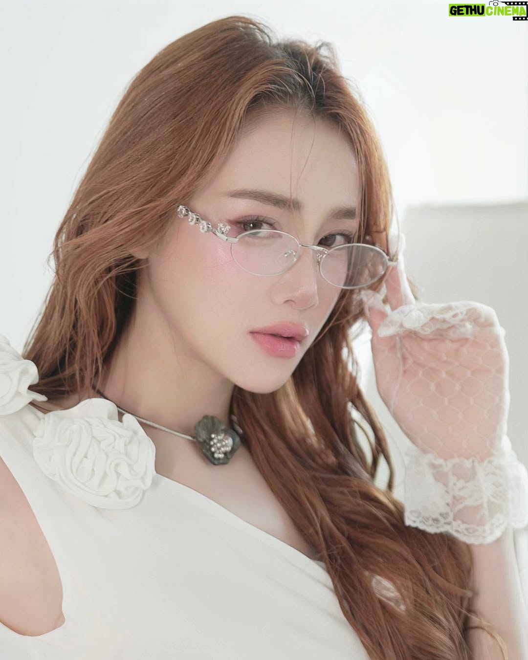 Nha Phuong - 22.8K Likes - Nay giả bộ làm lạnh lùng girl 😉✨

Special thanks to:
Makeup: Ái Lê (Team Sol)
Hair: Trần Minh Toại
Stylist: Đặng Minh Bảo
Photo: Peter Khanh Dang