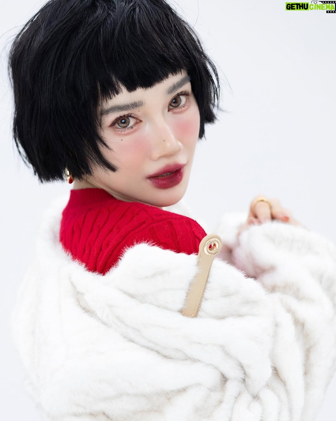 Nha Phuong - 3 Likes - Wishing you a warm Christmas 🎄 ✨