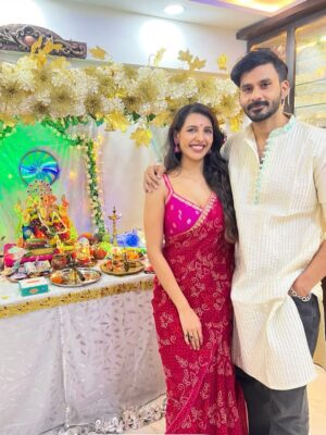 Nibeditaa Paal Instagram - Day 2! Miss you Bappa..agle varshi lavkar ya ♥️
.
.
.
#festive #ganpati #grateful #instagood
