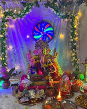 Nibeditaa Paal Instagram - First photo dump for Ganpati because I’m so overwhelmed!
Thanks you to everyone who made it Gannu couldn’t have been happier to see you all!
This is me personally telling each and every one of you how much I love you guys 😍♥️
Ganpati Bappa Morya!
Posting part 2 tomorrow 🤗
.
.
#ganpati #festival #friends #explore #love #gratitude