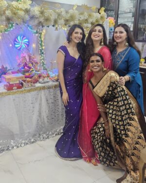 Nibeditaa Paal Instagram - First photo dump for Ganpati because I’m so overwhelmed!
Thanks you to everyone who made it Gannu couldn’t have been happier to see you all!
This is me personally telling each and every one of you how much I love you guys 😍♥️
Ganpati Bappa Morya!
Posting part 2 tomorrow 🤗
.
.
#ganpati #festival #friends #explore #love #gratitude