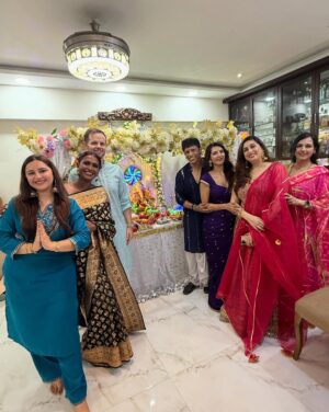 Nibeditaa Paal Instagram - First photo dump for Ganpati because I’m so overwhelmed!
Thanks you to everyone who made it Gannu couldn’t have been happier to see you all!
This is me personally telling each and every one of you how much I love you guys 😍♥️
Ganpati Bappa Morya!
Posting part 2 tomorrow 🤗
.
.
#ganpati #festival #friends #explore #love #gratitude