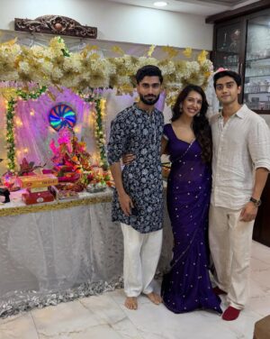 Nibeditaa Paal Instagram - First photo dump for Ganpati because I’m so overwhelmed!
Thanks you to everyone who made it Gannu couldn’t have been happier to see you all!
This is me personally telling each and every one of you how much I love you guys 😍♥️
Ganpati Bappa Morya!
Posting part 2 tomorrow 🤗
.
.
#ganpati #festival #friends #explore #love #gratitude