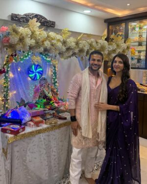 Nibeditaa Paal Instagram - First photo dump for Ganpati because I’m so overwhelmed!
Thanks you to everyone who made it Gannu couldn’t have been happier to see you all!
This is me personally telling each and every one of you how much I love you guys 😍♥️
Ganpati Bappa Morya!
Posting part 2 tomorrow 🤗
.
.
#ganpati #festival #friends #explore #love #gratitude