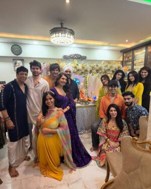 Nibeditaa Paal Instagram - First photo dump for Ganpati because I’m so overwhelmed!
Thanks you to everyone who made it Gannu couldn’t have been happier to see you all!
This is me personally telling each and every one of you how much I love you guys 😍♥️
Ganpati Bappa Morya!
Posting part 2 tomorrow 🤗
.
.
#ganpati #festival #friends #explore #love #gratitude