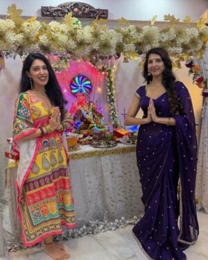 Nibeditaa Paal Instagram - First photo dump for Ganpati because I’m so overwhelmed!
Thanks you to everyone who made it Gannu couldn’t have been happier to see you all!
This is me personally telling each and every one of you how much I love you guys 😍♥️
Ganpati Bappa Morya!
Posting part 2 tomorrow 🤗
.
.
#ganpati #festival #friends #explore #love #gratitude