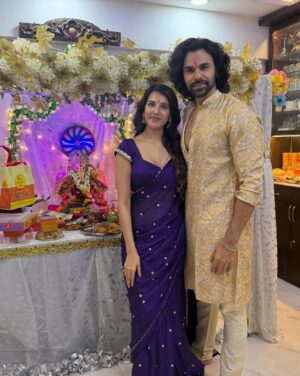 Nibeditaa Paal Instagram - First photo dump for Ganpati because I’m so overwhelmed!
Thanks you to everyone who made it Gannu couldn’t have been happier to see you all!
This is me personally telling each and every one of you how much I love you guys 😍♥️
Ganpati Bappa Morya!
Posting part 2 tomorrow 🤗
.
.
#ganpati #festival #friends #explore #love #gratitude
