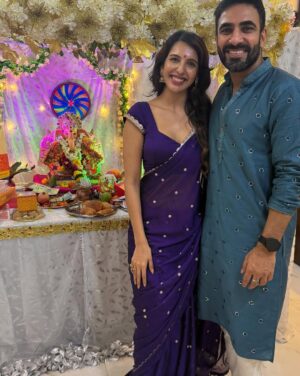Nibeditaa Paal Instagram - First photo dump for Ganpati because I’m so overwhelmed!
Thanks you to everyone who made it Gannu couldn’t have been happier to see you all!
This is me personally telling each and every one of you how much I love you guys 😍♥️
Ganpati Bappa Morya!
Posting part 2 tomorrow 🤗
.
.
#ganpati #festival #friends #explore #love #gratitude