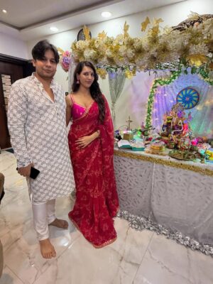 Nibeditaa Paal Instagram - Day 2! Miss you Bappa..agle varshi lavkar ya ♥️
.
.
.
#festive #ganpati #grateful #instagood